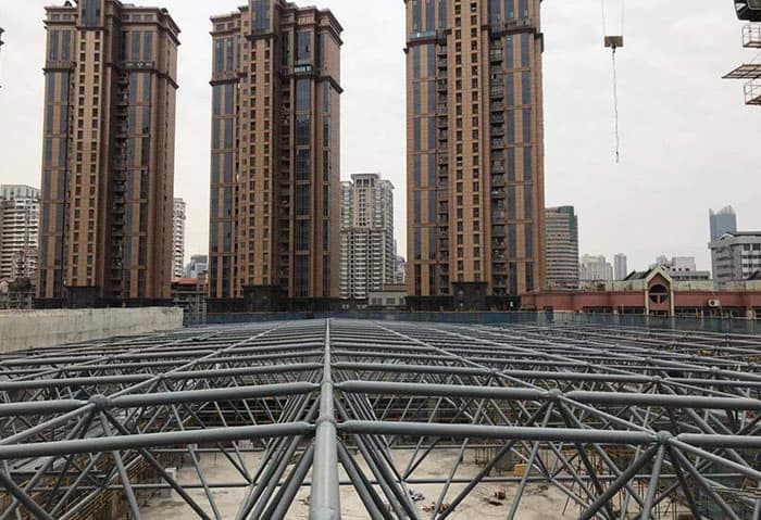 雅安螺栓球网架结构